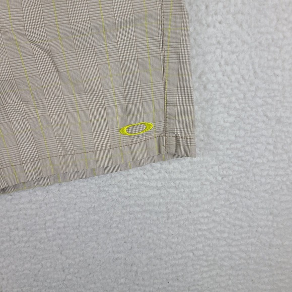Oakley Shorts Mens 36 Beige Tan Brown Yellow Plaid 10" Inseam Casual Golf Chino - Picture 2 of 14